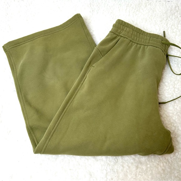Lululemon Loungeful High-Rise Wide Leg Cropped Pants In Bronze Green - Picture 3 of 5